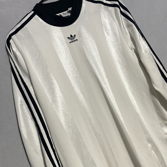 Adidas long sleeve - Picture 3 of 5